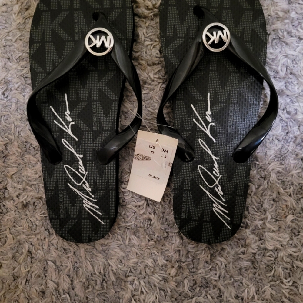 New with tag Michael Kors sandals sz9